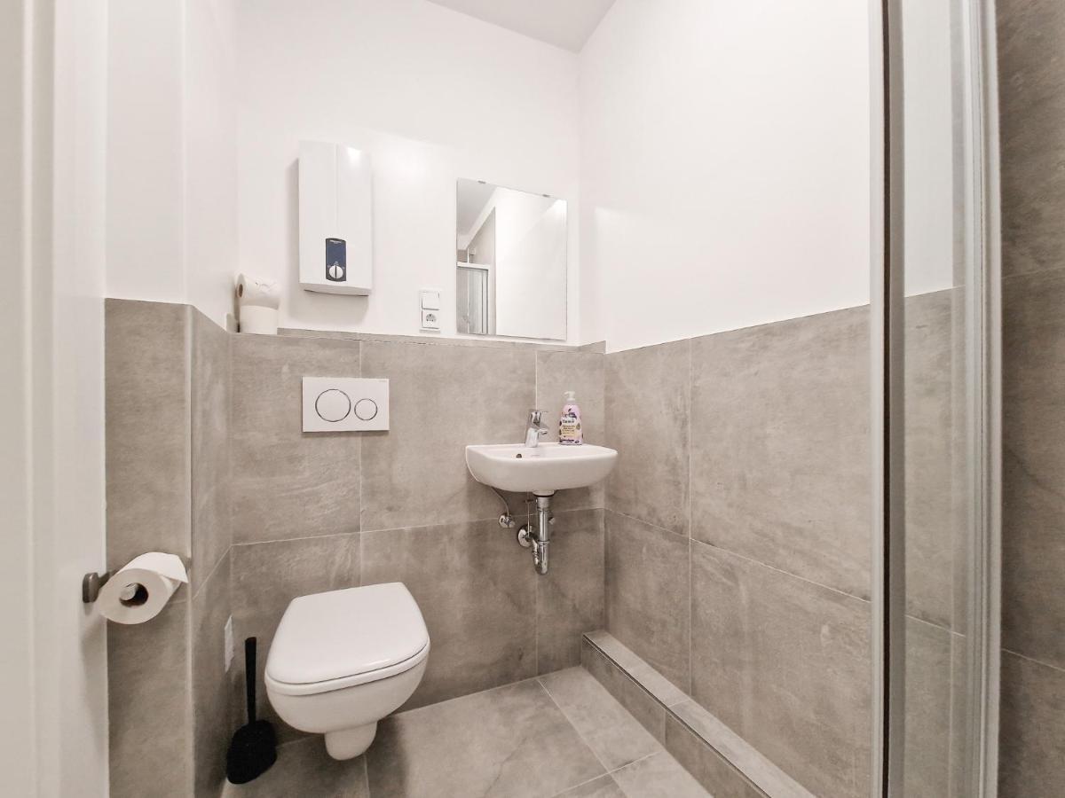 Raj Living - City Apartment With 3 Rooms - 15 Min Messe Dus & 10 Min Old Town Dus Дюссельдорф Экстерьер фото